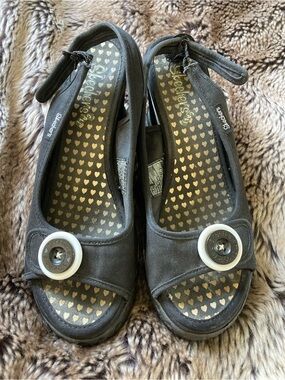 Adorable Black Canvas Heart-Print Peep-Toe Sketchers Sandals with Button Accent